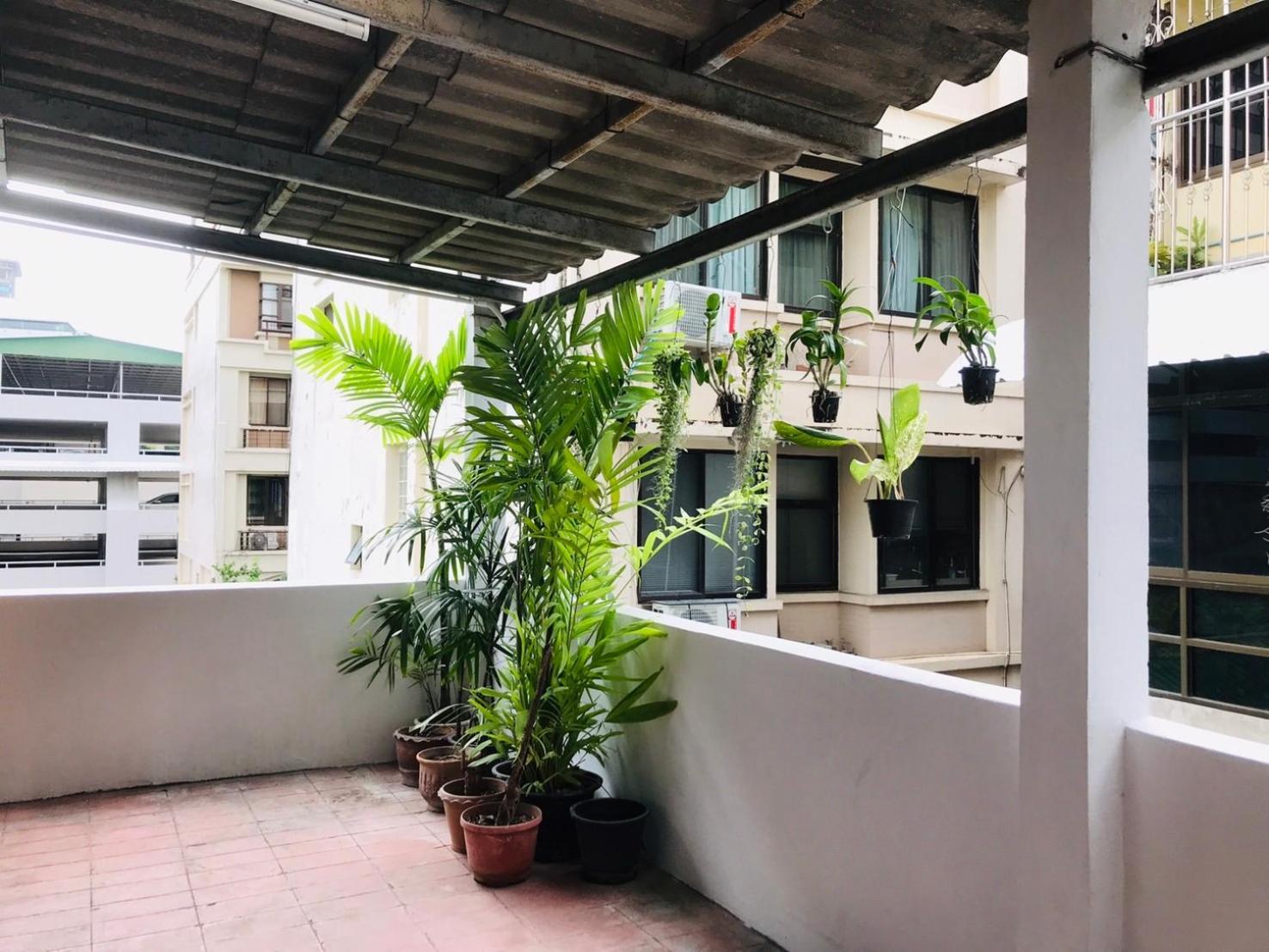 Silom Guesthouse Bangkok Exterior foto